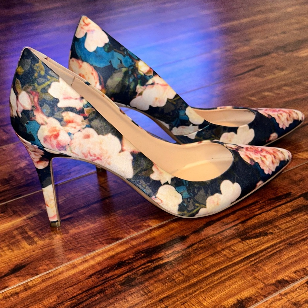 Jessica Simpson Flowery Pumps